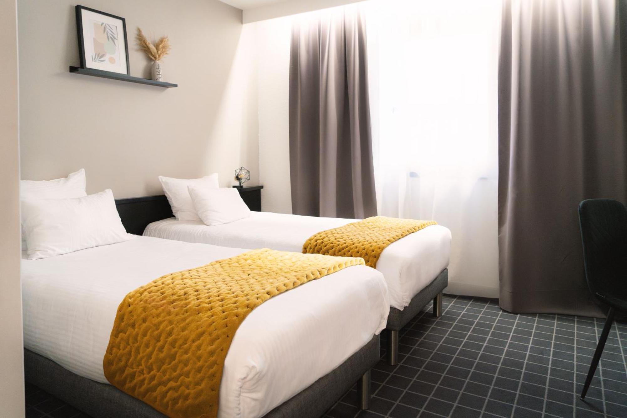 Hotel Du Beffroi Gravelines Dunkerque Exterior photo