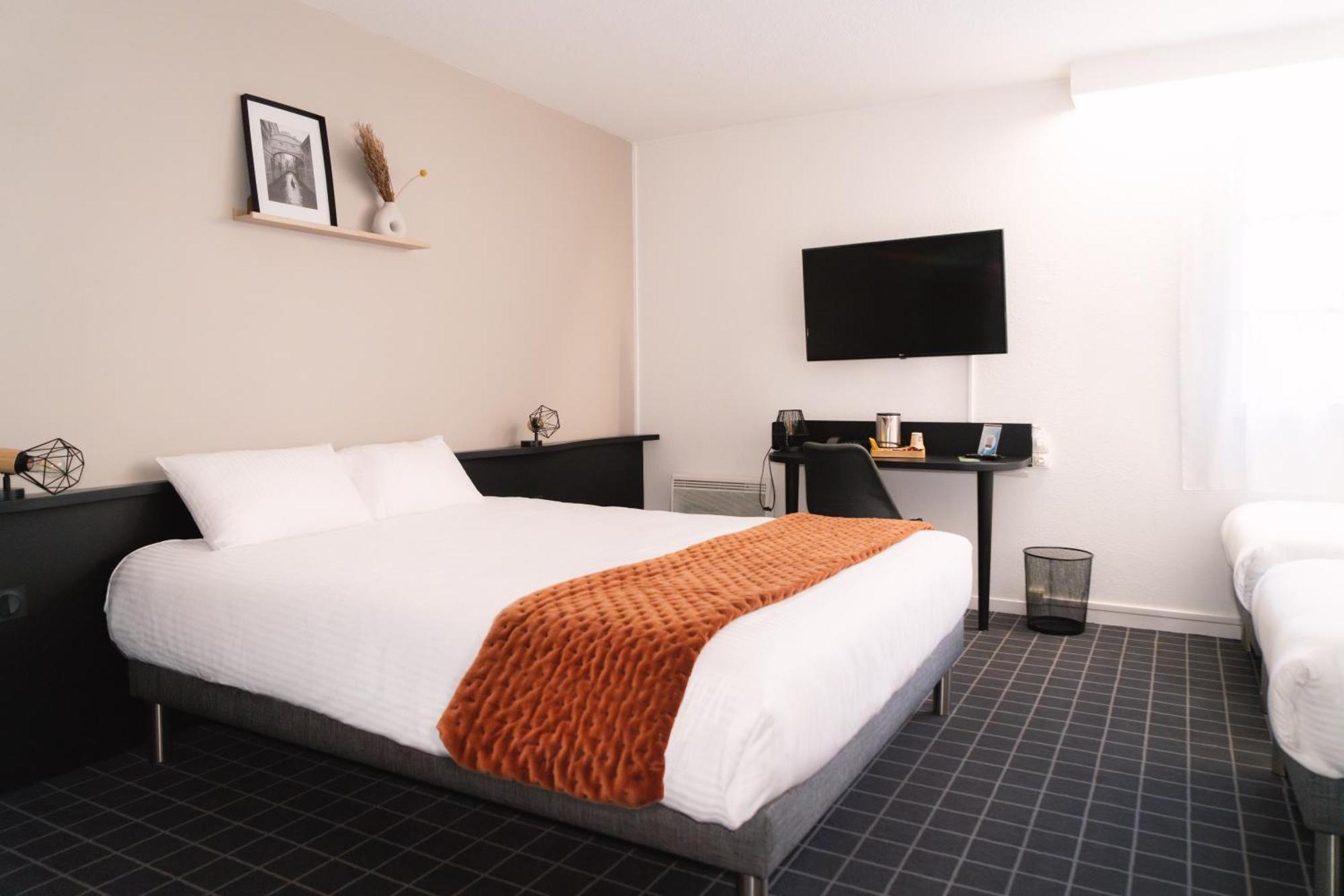 Hotel Du Beffroi Gravelines Dunkerque Exterior photo